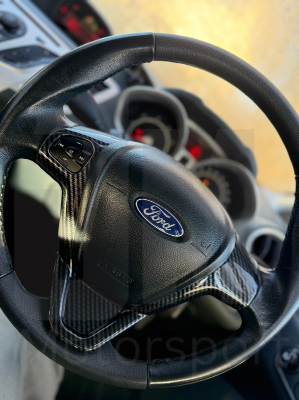 Ford Fiesta MK7 - MK7.5 ABS dipped carbon steering wheel cover single button