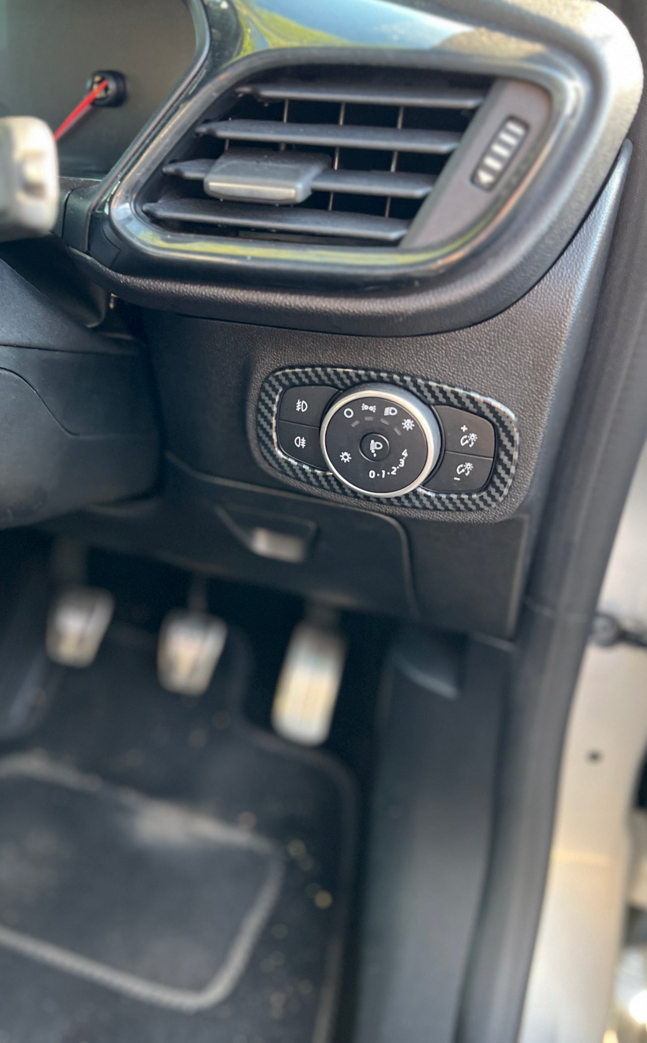 Ford Fiesta MK8 ABS dipped Carbon steering wheel & lighting cover set