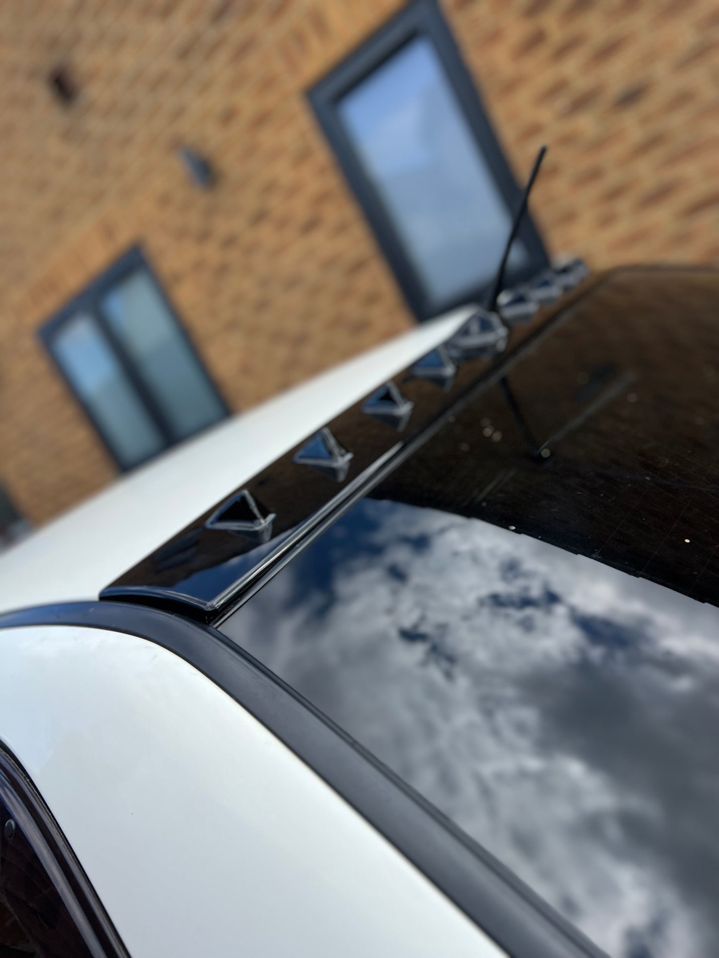 Mitsubishi Evo 7,8,9 gloss black vortex roof fin