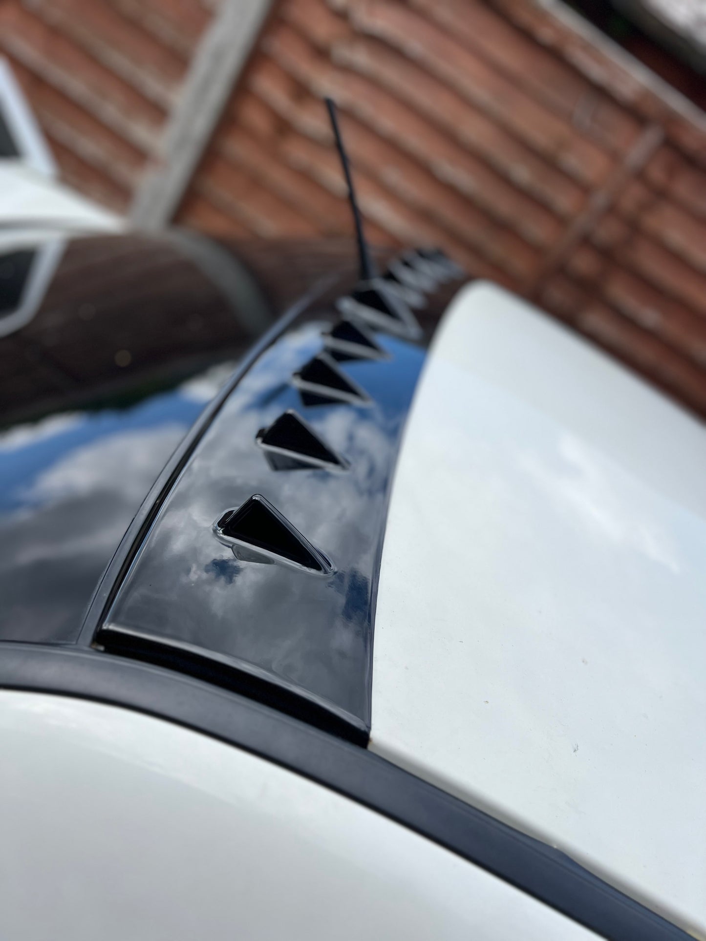 Mitsubishi Evo 7,8,9 gloss black vortex roof fin