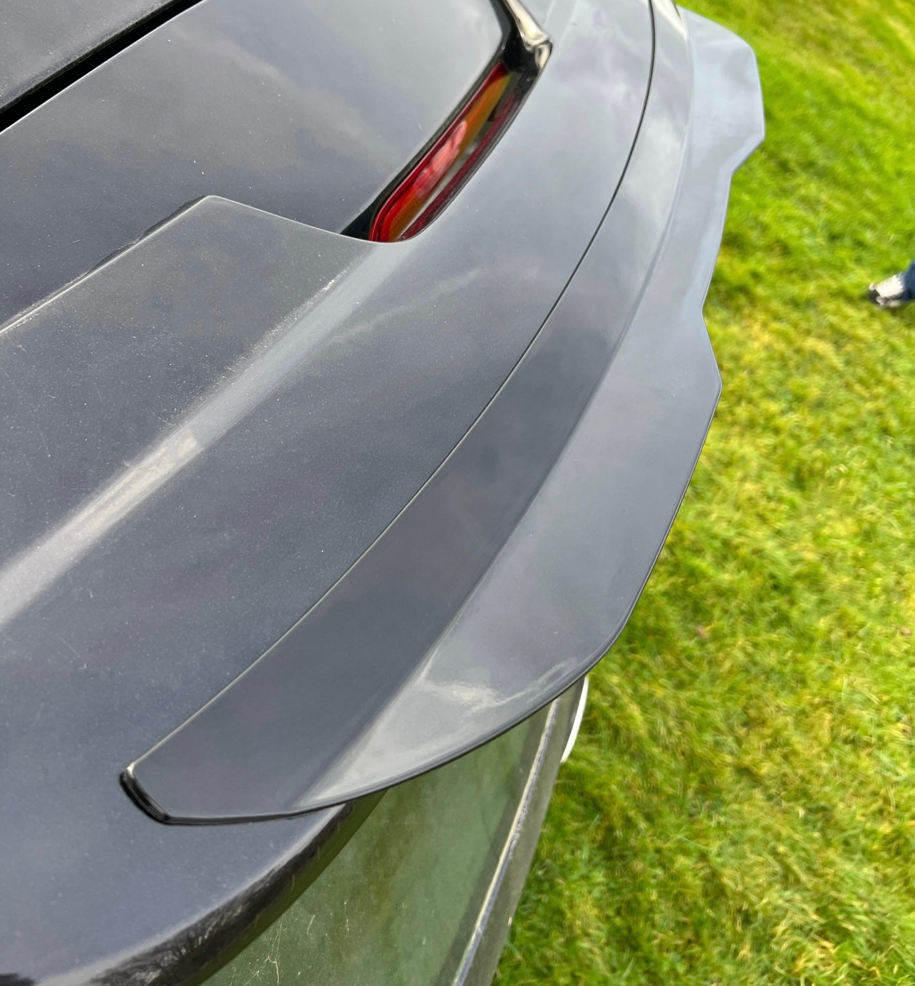 Ford Fiesta MK6 Gloss black spoiler extension